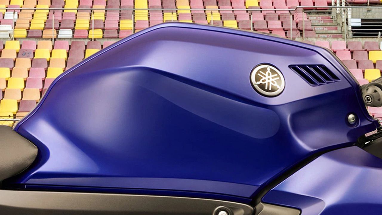 Yamaha YZF R15 V4 Fuel Tank