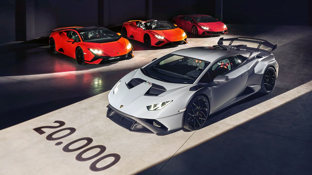 20 000th Lamborghini Huracan Rolls Off The Production Line