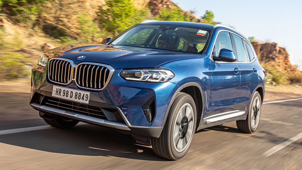 2022 BMW X3 Facelift Front Quarter Motion