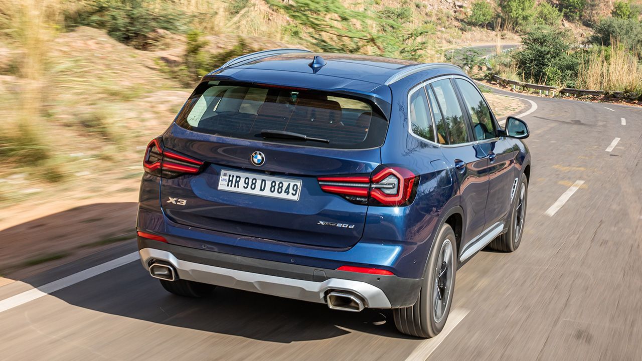 2022 BMW X3 Facelift Rear Quarter Motion1