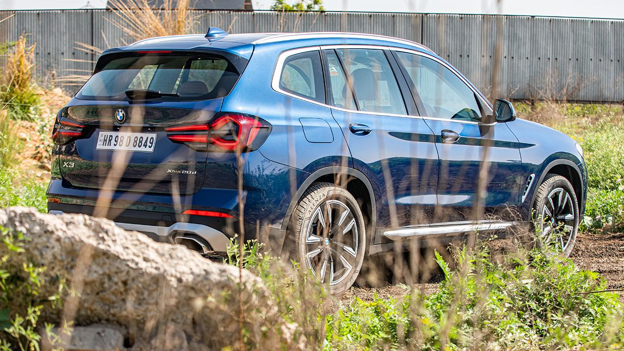 2022 BMW X3 Facelift Rear Quarter Static