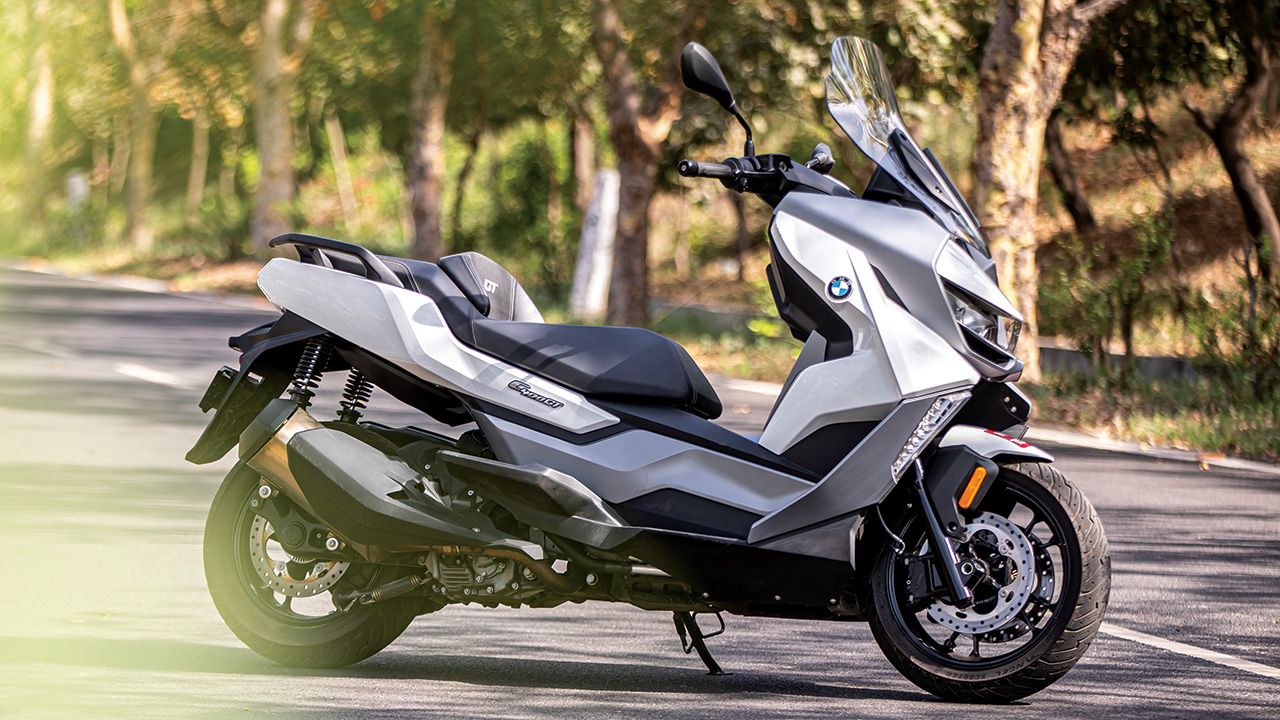 BMW C 400 GT Side View Static