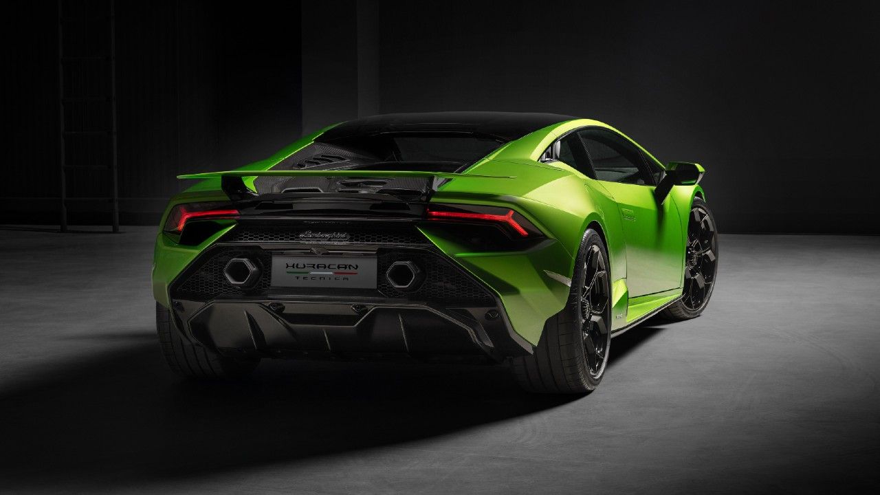 Huracan Tecnica rear jpg