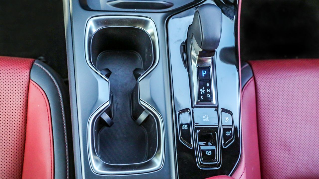 Lexus NX 350h Centre Console