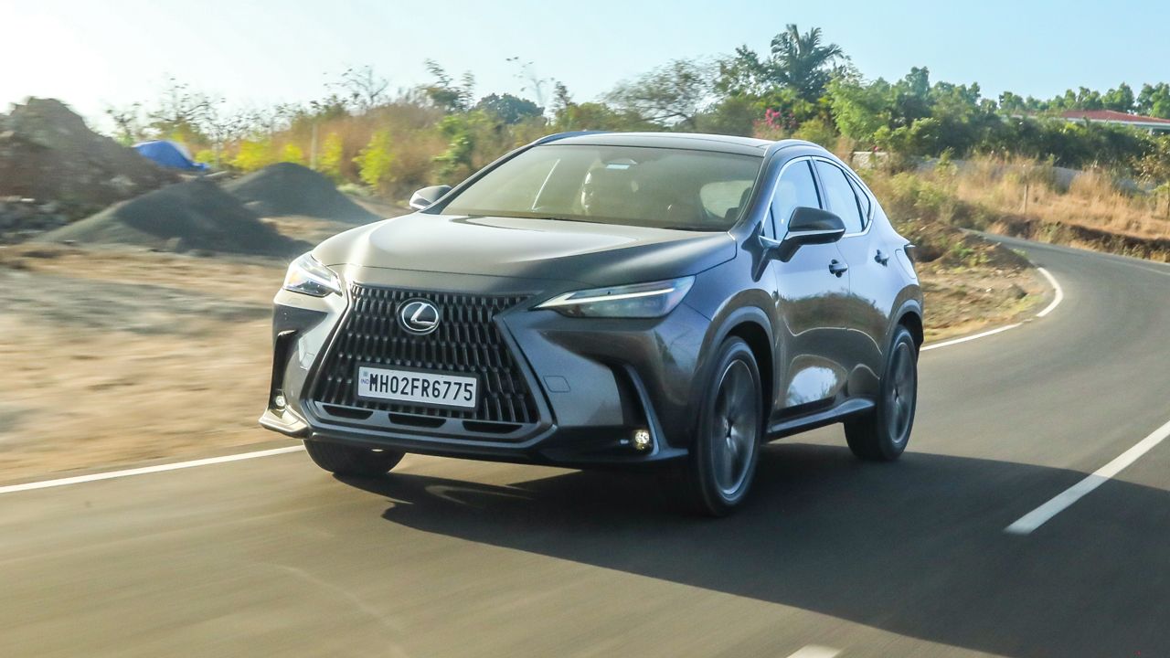 Lexus NX 350h Front Quarter Motion1