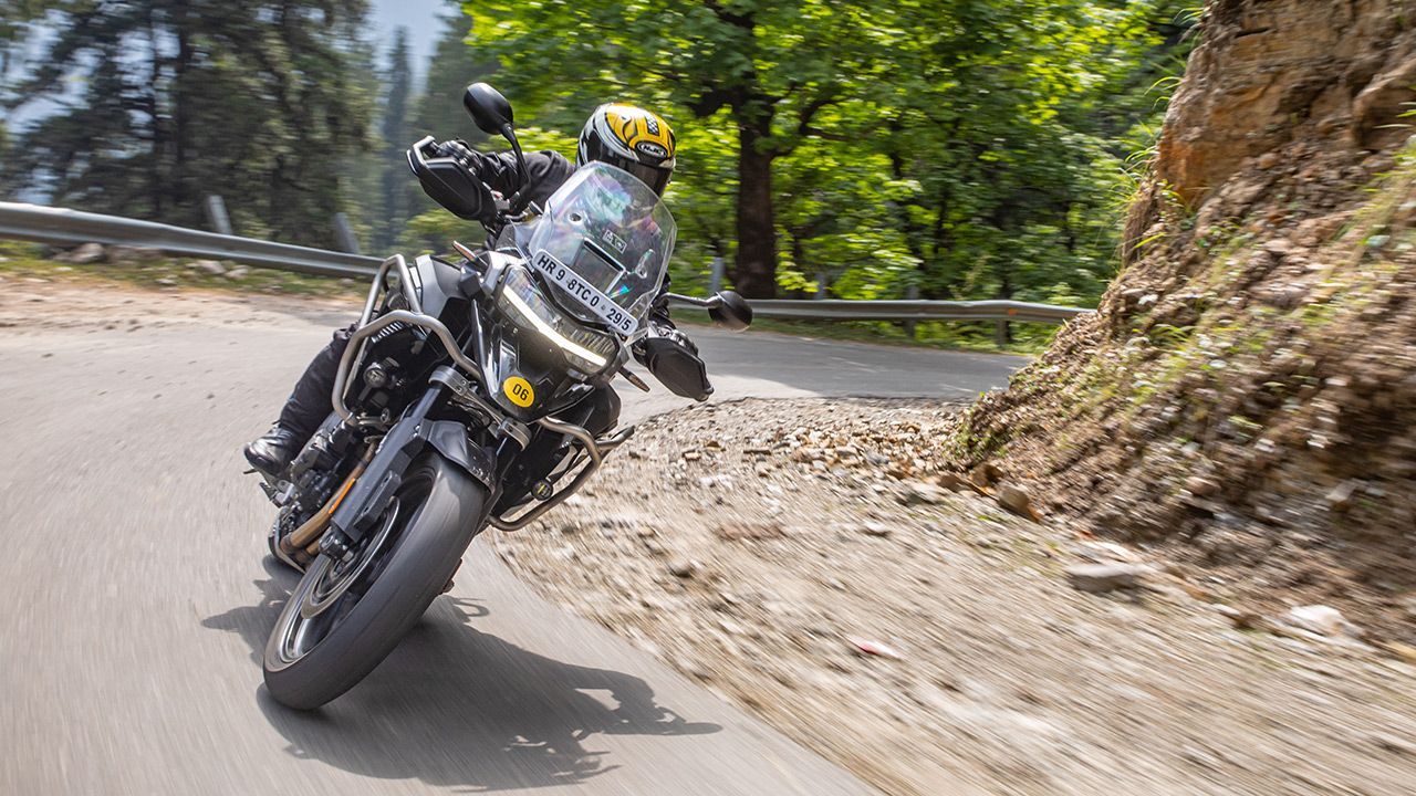 2022 Triumph Tiger 1200 GT PRO front