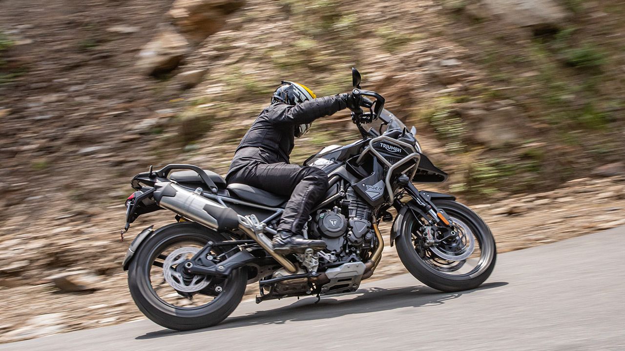 2022 Triumph Tiger 1200 handling review