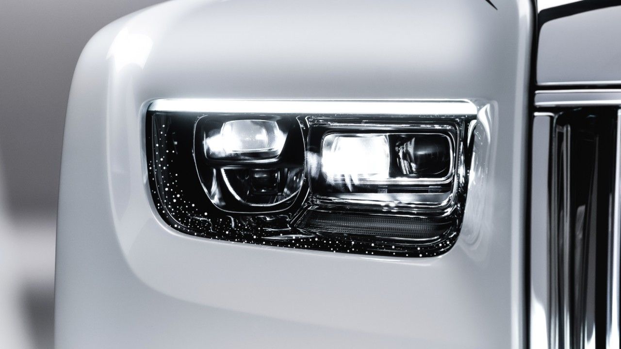 Rolls Royce Phantom Series 2 Headlight Detail