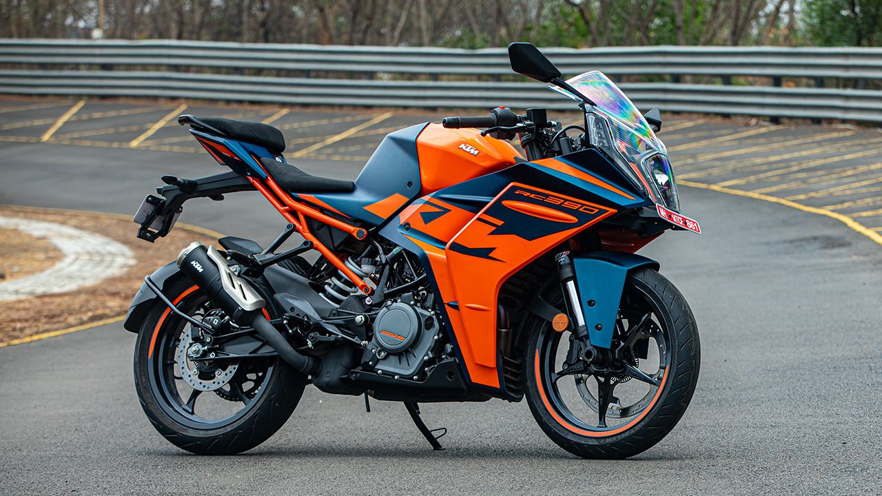 2022 KTM RC390 side design