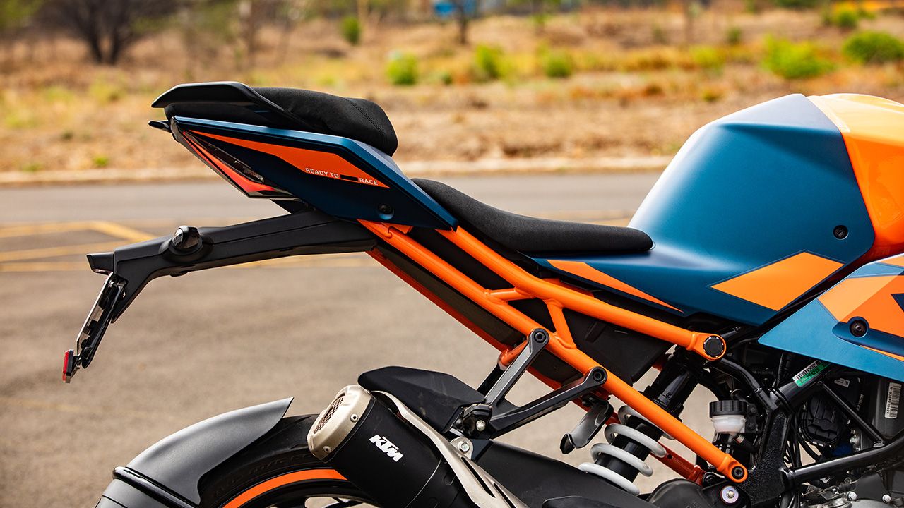 2022 KTM RC390 split trellis frame