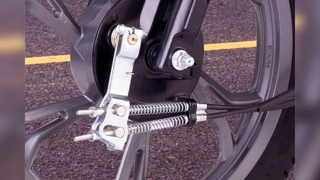 BGauss D15 Front Brake View