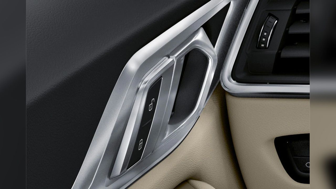 BMW i4 Door Open Handle View In Side1