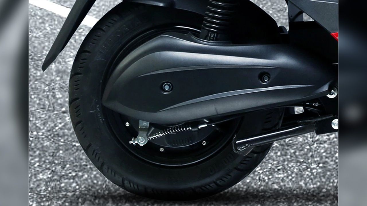 Benling Falcon Rear Tyre View