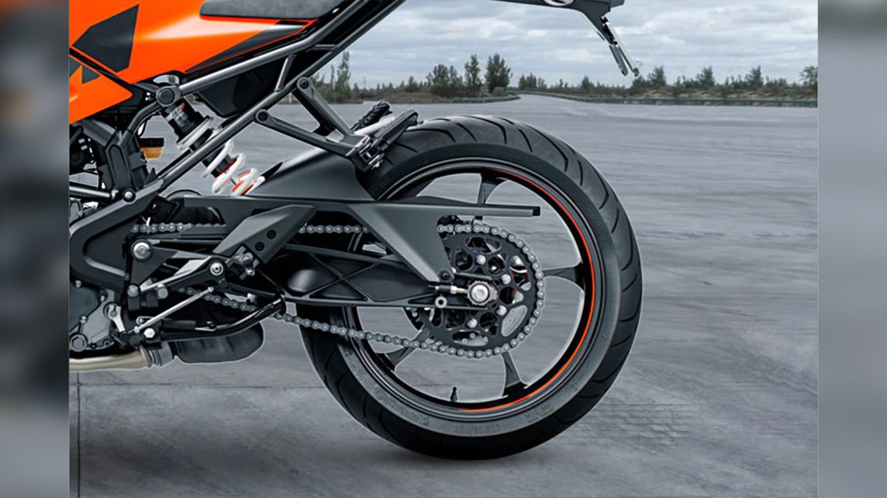 KTM RC 390 Rear Tyre View