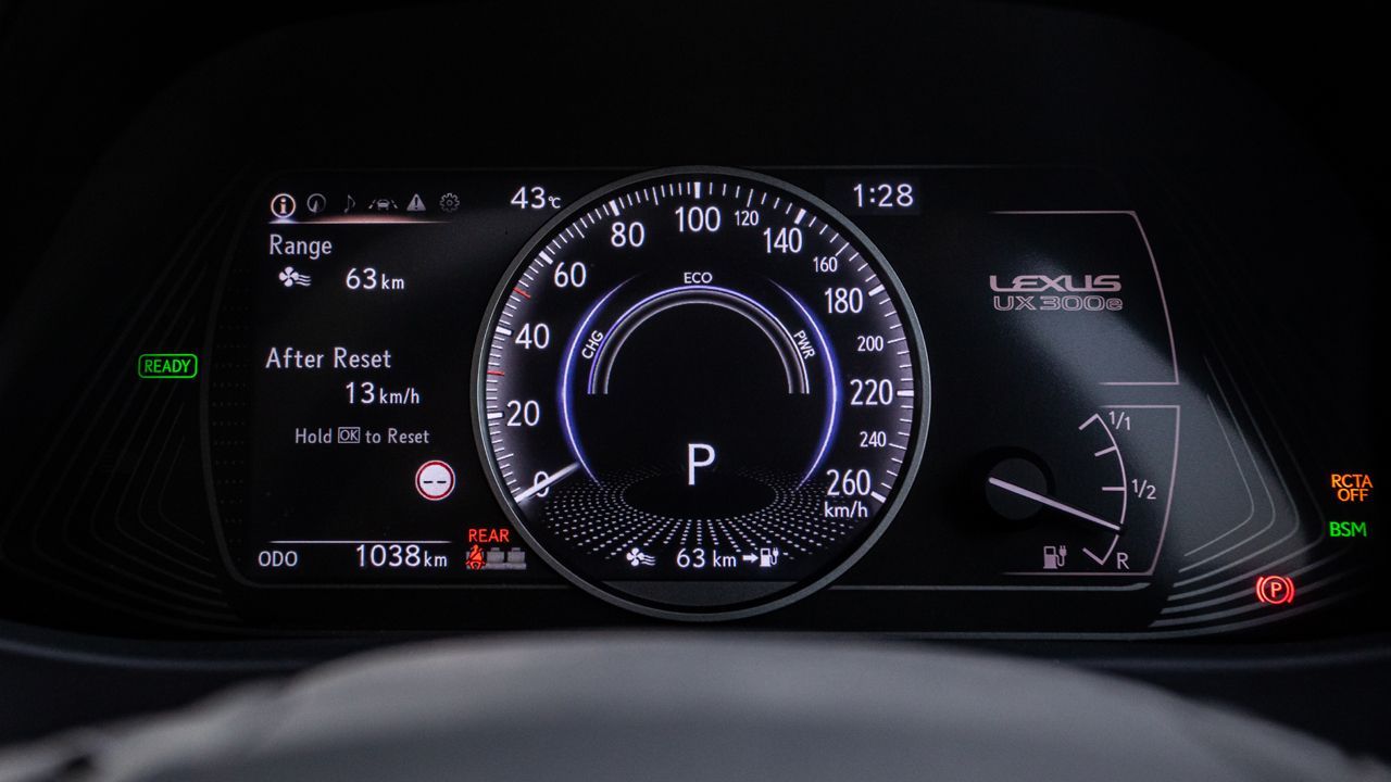 Lexus UX 300e Instrument Cluster1