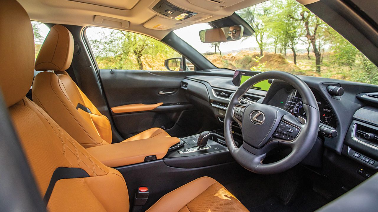 Lexus UX 300e Interior1