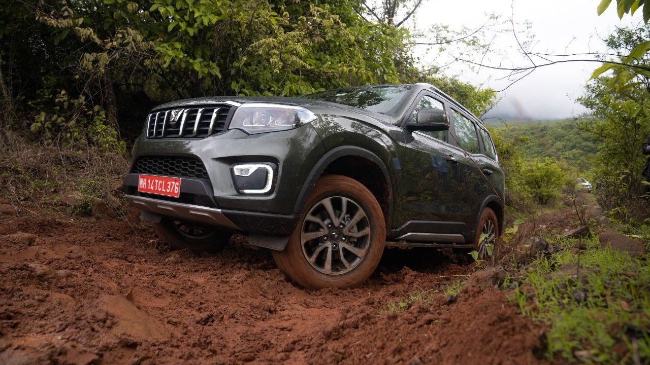 Mahindra Scorpio N Forest Green Offroad