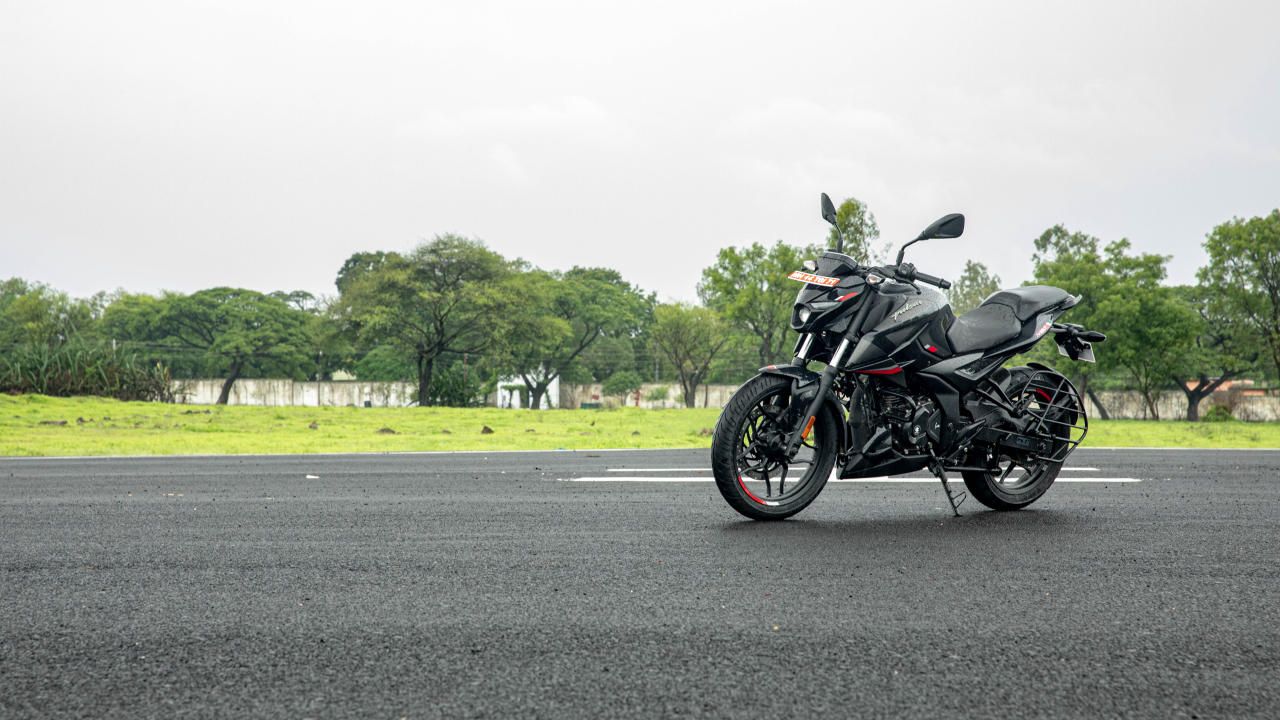 Bajaj Pulsar N160