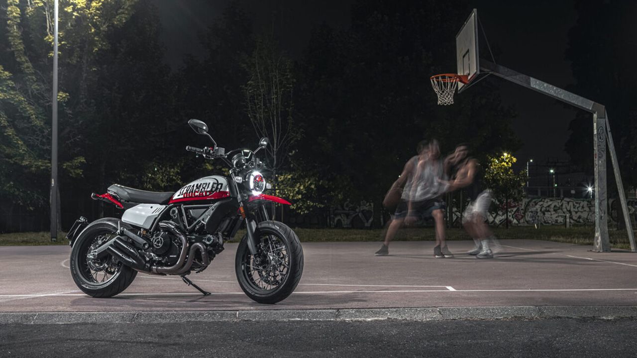 Ducati Scrambler Ducati Urban Motard Dynamic Gallery 08