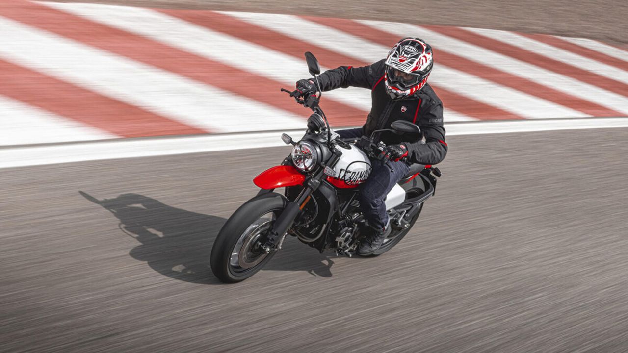 Ducati Scrambler Ducati Urban Motard Dynamic Gallery 10