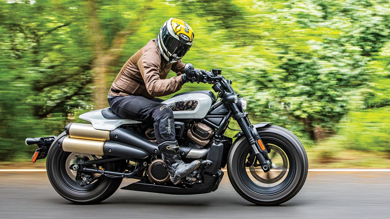 Harley Davidson Sportster S Dynamic Side View