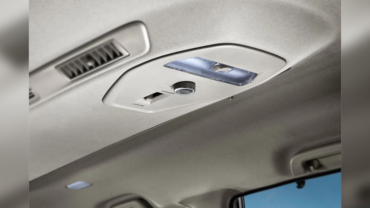 Mahindra Marazzo Sunroof Controls With Rear View Mirror