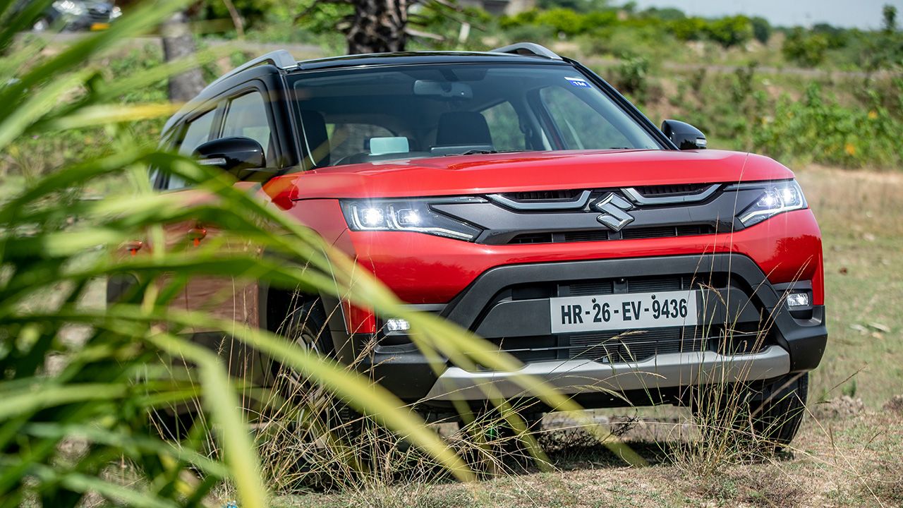 Maruti Brezza Front Low Shot