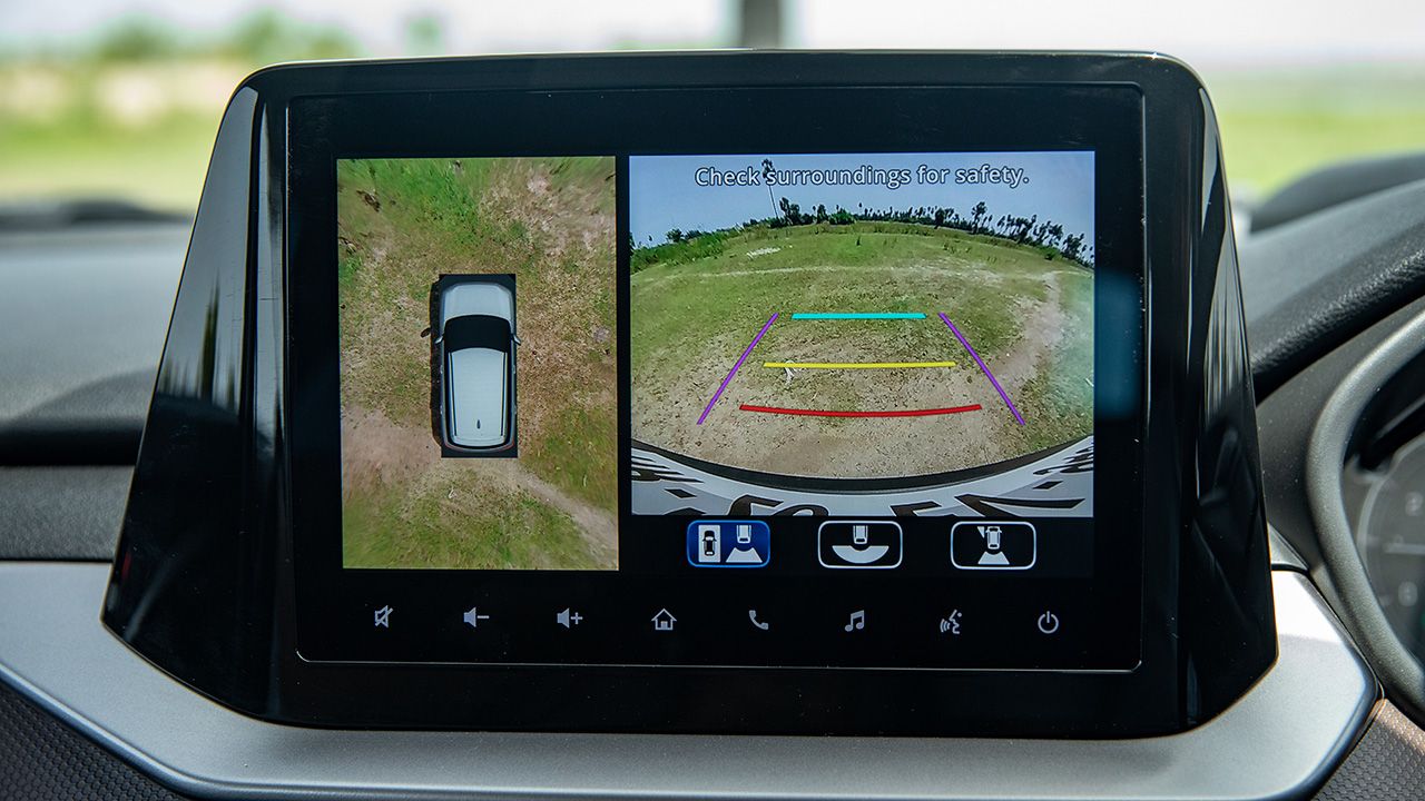 Maruti Brezza Touchscreen Camera