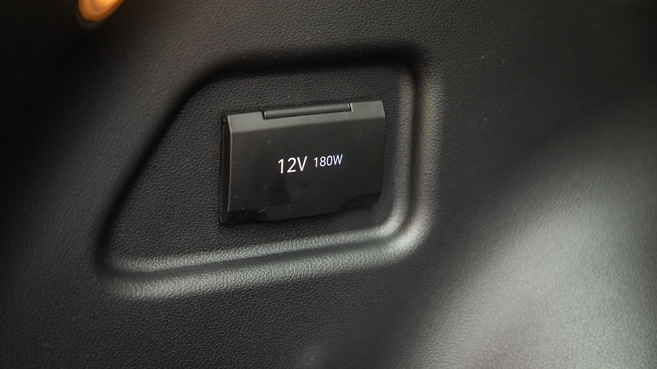 2022 Hyundai Tucson centre console 2 