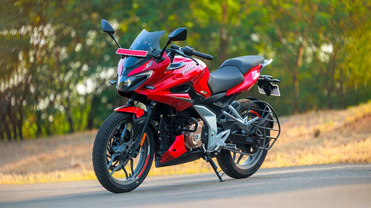 Bajaj Pulsar F250 Front Left View