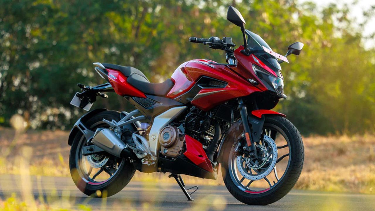 Bajaj Pulsar F250 Front Right View