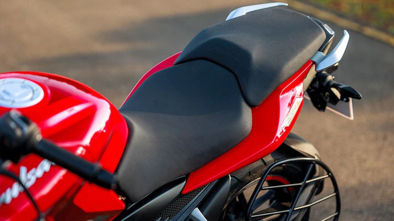 Bajaj Pulsar F250 Seat