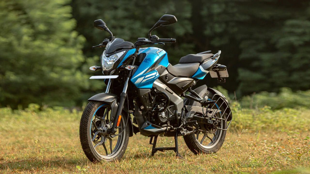 Bajaj Pulsar NS125 Front Left View