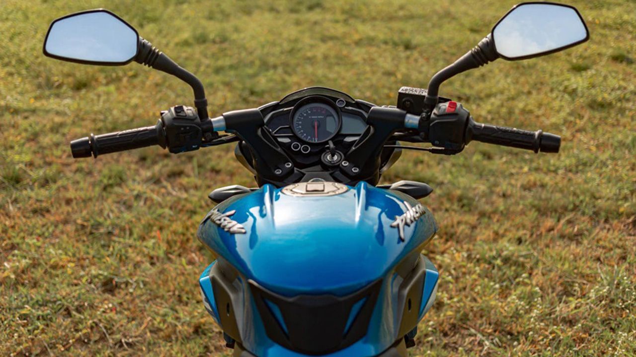 Bajaj Pulsar NS125 Handle Bar View