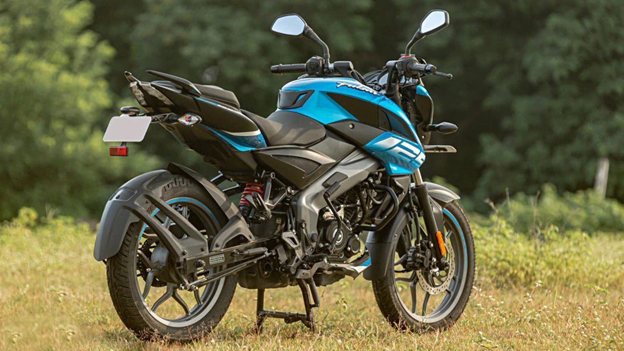 Bajaj Pulsar NS125 Rear Right View