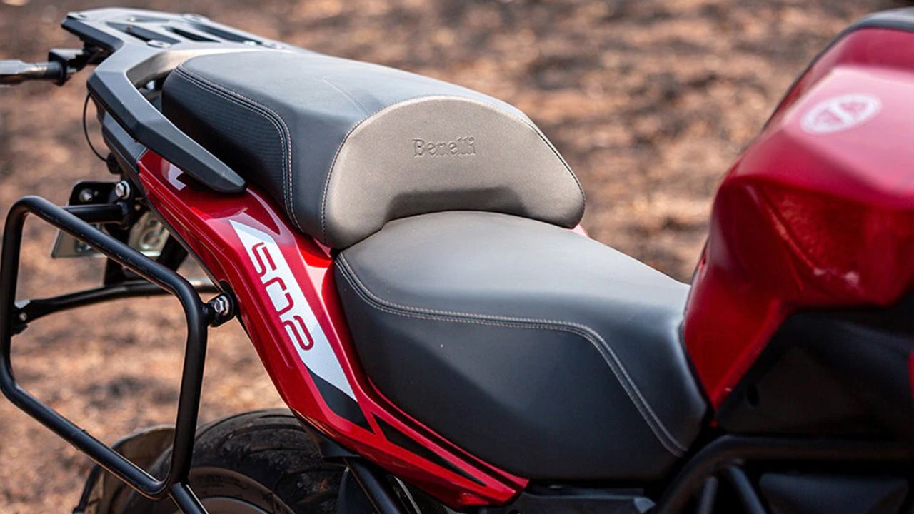 Benelli TRK 502 Seat