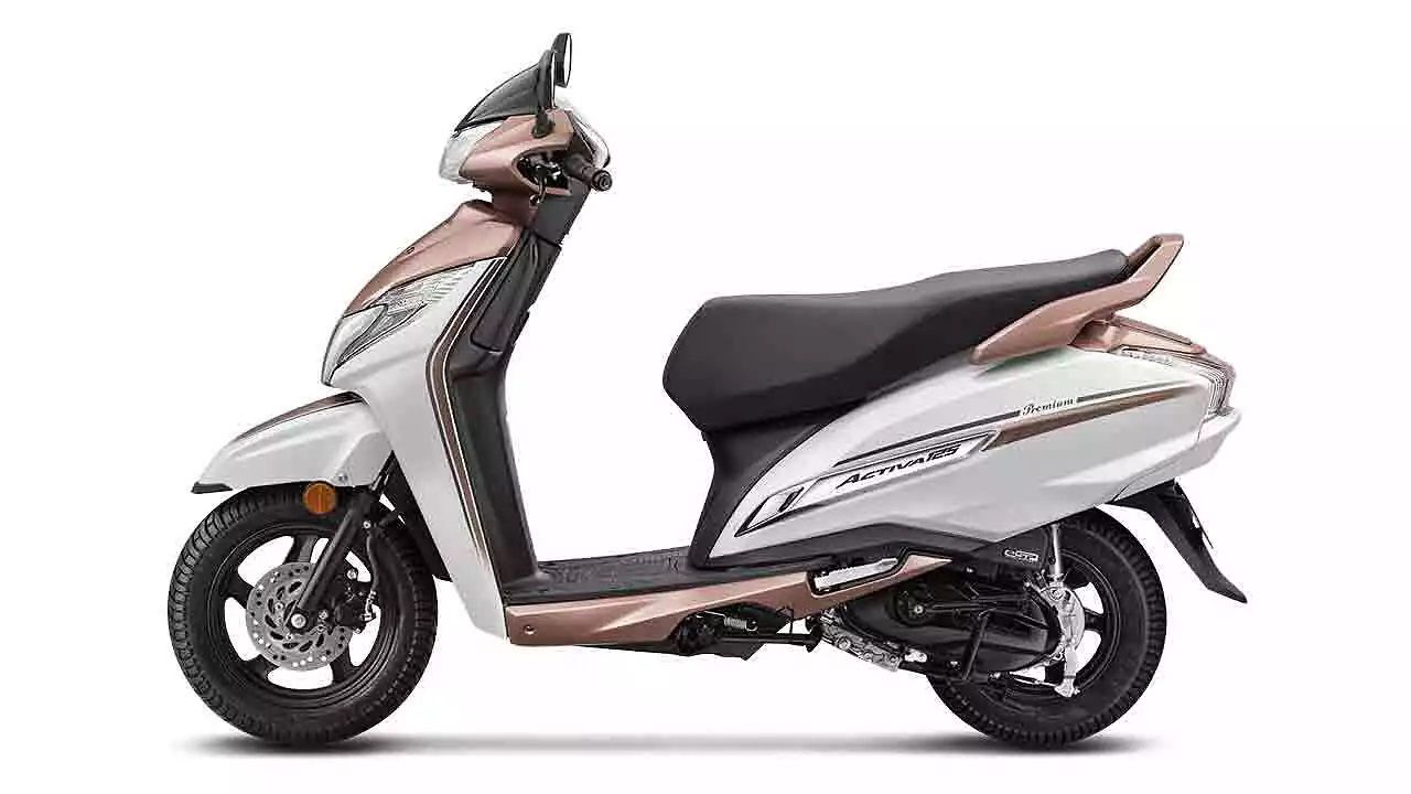 Honda Activa 125 Pearl Amazing Whitematte Copper Metallic