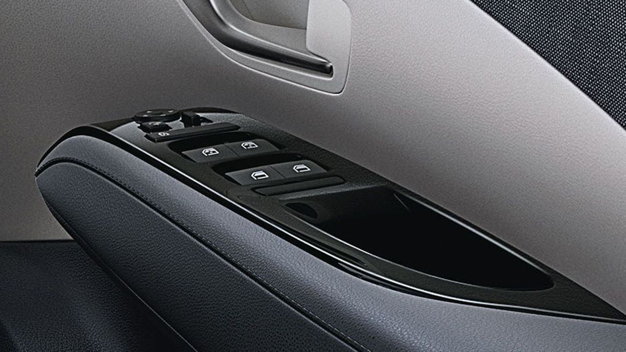 Hyundai Tucson Drive Side Windows Control