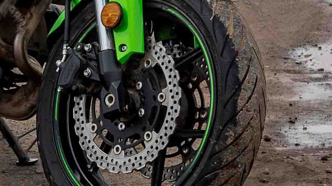 Kawasaki Versys 650 Front Brake View