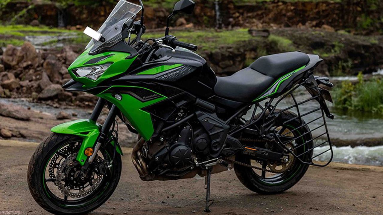 Kawasaki Versys 650 Front Left View