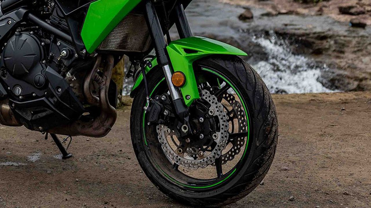 Kawasaki Versys 650 Front Tyre View