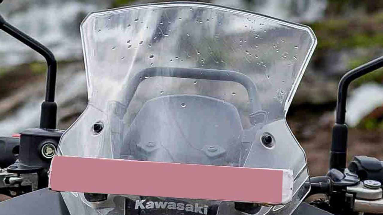 Kawasaki Versys 650 Windshield View