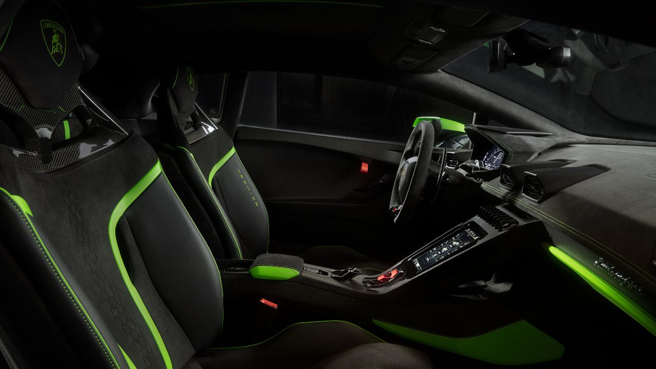 Lamborghini Huracan Tecnica Interior