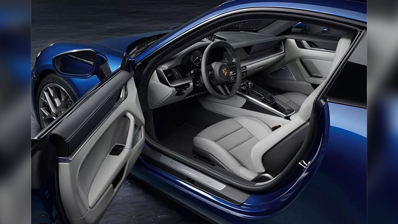 Porsche 911 Cabin View