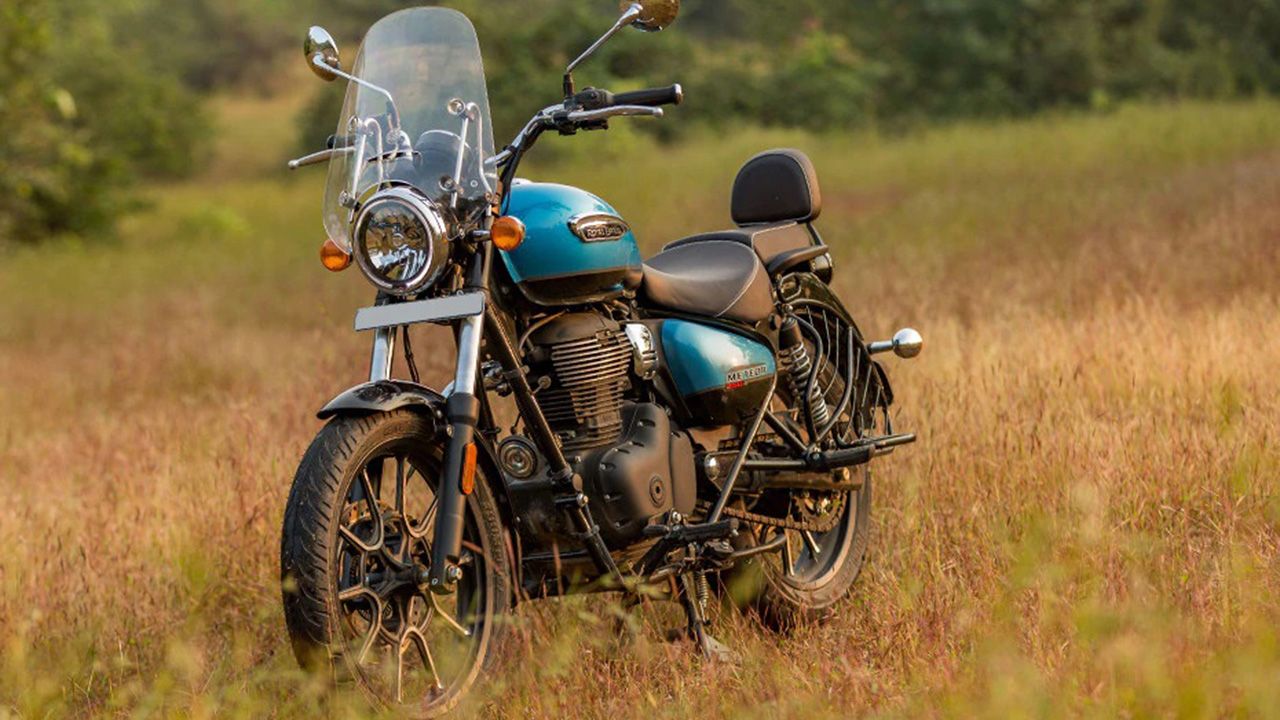 Royal Enfield Meteor 350 Front Left View