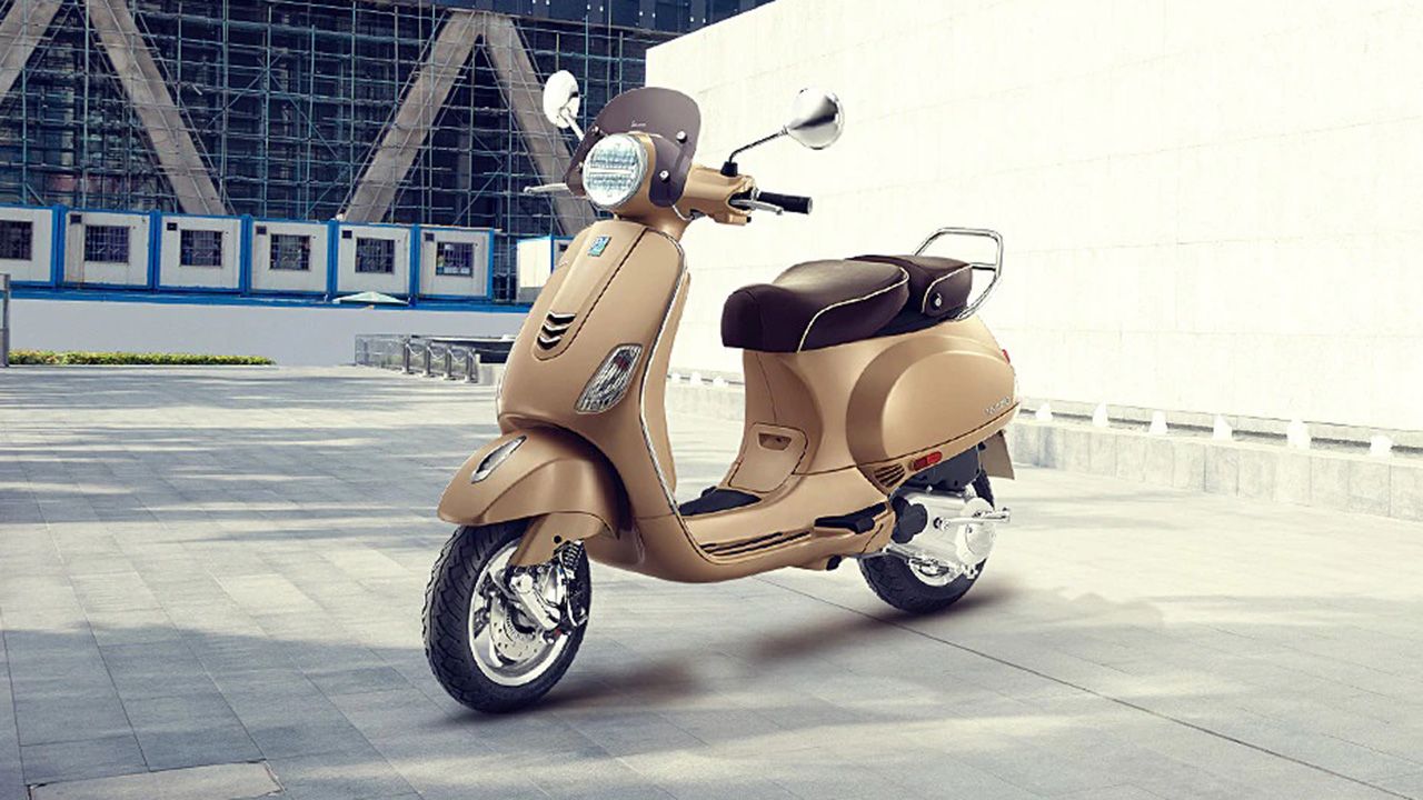 Vespa Elegante 150 Front Left View