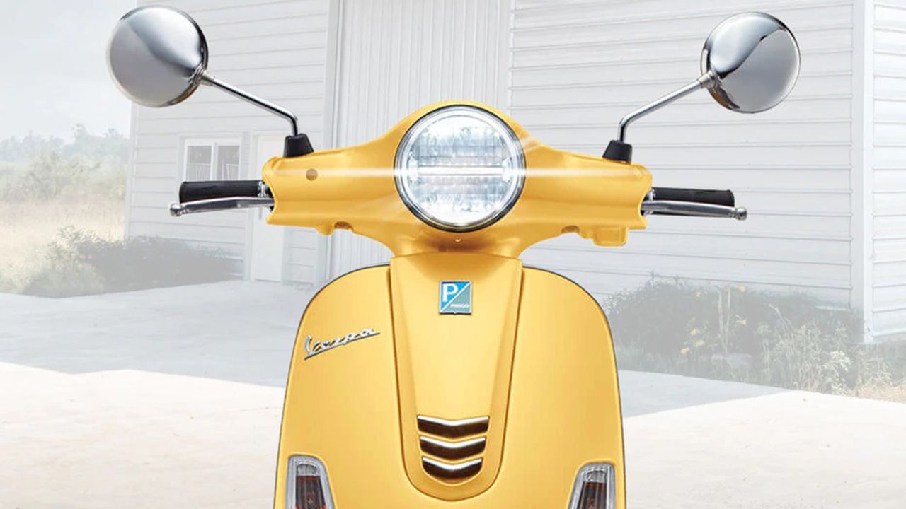 Vespa VXL 125 Head Light