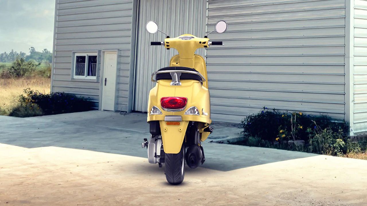 Vespa VXL 125 Rear View