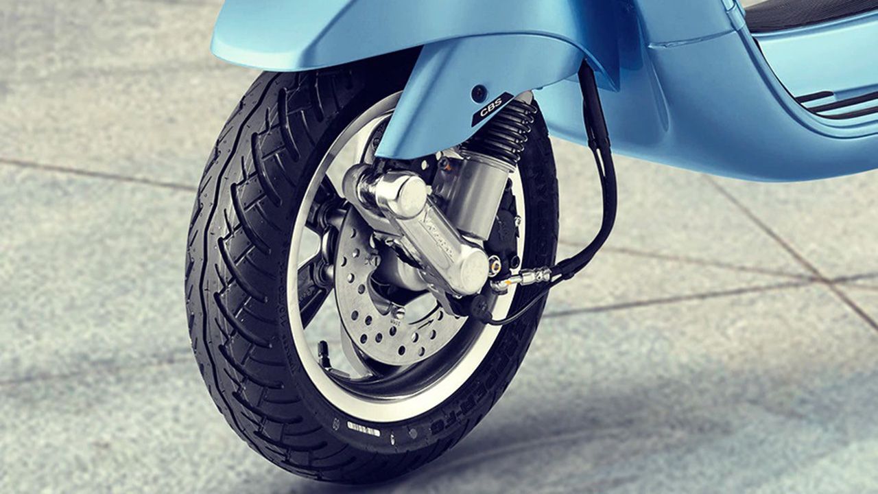 Vespa VXL 150 Front Tyre View