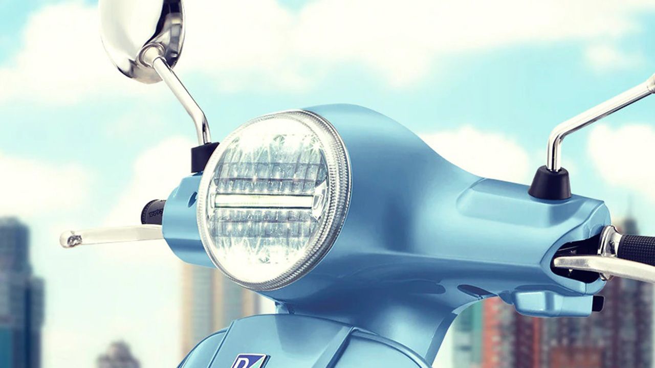 Vespa VXL 150 Head Light